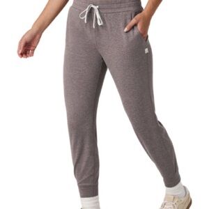 Vuori Track Joggers in Heather Taupe